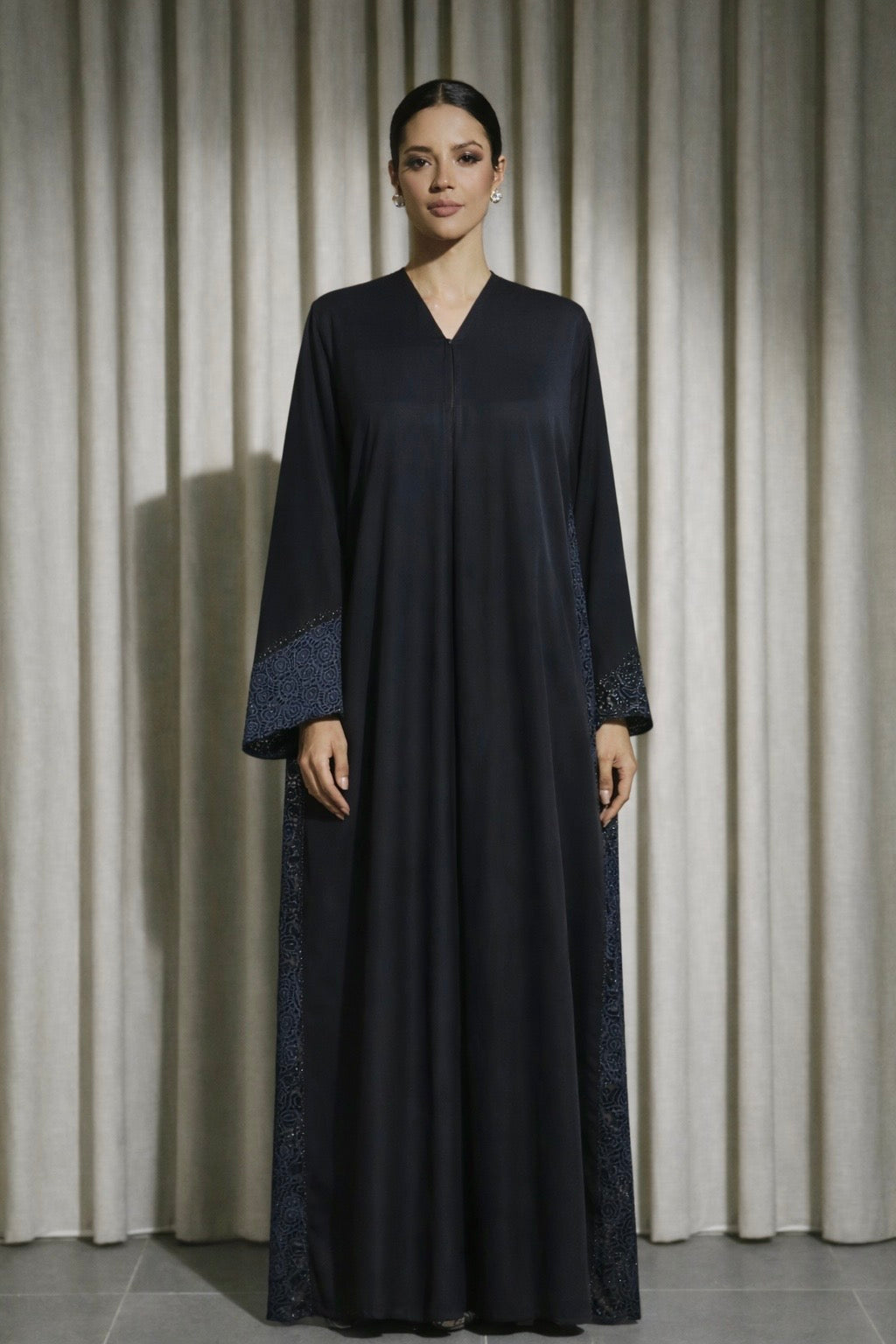 Abaya Dubai Luxe Noir brodée – Abaya noir mode modeste