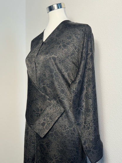Abaya Dubai Luxe Noir satiné – vue de dos